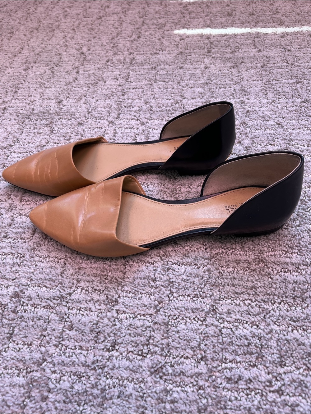 MICHAEL Michael Kors Women’s Julieta Black & Tan Pointed D'Orsay Flats - Picture 2 of 5